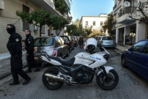 Σύνταγμα: Επεισόδια και χημικά στη συγκέντρωση για Κουφοντίνα [Εικόνες - βίντεο]