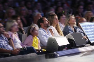 Ελεονώρα Ζουγανέλη: Η απάντηση στις φήμες χωρισμού με τον Σπύρο Δημητρίου - "Όλα μια χαρά" [Βίντεο]