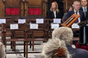Δύο ποιητές μιλούν για τον Διονύση Σαββόπουλο: "Ένας δημιουργός που κατανοούσε ποιητικά τον κόσμο"