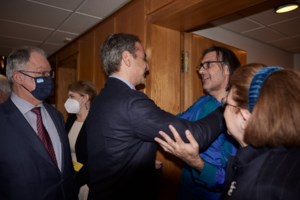 Το χρυσό μετάλλιο της Βουλής των Ελλήνων στον Λεωνίδα Καβάκο - εικόνα 3