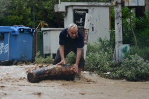 Κακοκαιρία Daniel: Χωρίς πόσιμο νερό ο Βόλος για τρίτη μέρα - Μεγάλες καταστροφές στο Πήλιο, 4 αγνοούμενοι [εικόνες - βίντεο] - εικόνα 4