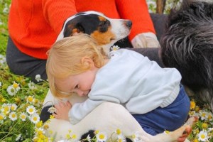 Ζάκυνθος: Την Τετάρτη  το τελευταίο αντίο στον 2χρονο που δέχτηκε επίθεση από τον σκύλο της οικογένειας - εικόνα 2