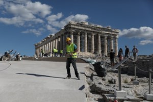 "Τσιμέντο" στην Ακρόπολη: Ξεκίνησαν τα έργα στον Ιερό Βράχο που έγιναν viral μετά τις αντιδράσεις [Εικόνες]