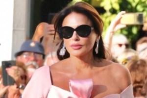 Αργυρός - Νίκα: Χαλαροί σε στέκι της Βουκουρεστίου - Σε προχωρημένη εγκυμοσύνη η σύζυγος του τραγουδιστή
