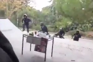 Ζωγράφου: Επίθεση στο γραφείο του πρύτανη της Πανεπιστημιούπολης - Έσπασαν τζάμια και έγραψαν συνθήματα