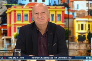 Βίντεο ντοκουμέντο από την ωμή βία των ακροδεξιών στο Μοναστηράκι- Χτυπάνε με μανία νεαρή κοπέλα [Βίντεο] - εικόνα 4