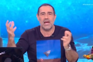 Η Κ. Γκίλφοϊλ στην υπογραφή για τη δημιουργία του Εθνικού Κέντρου Υποστήριξης Τροχαίου Υλικού ONEX