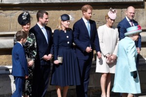 Η ναζιάρα Σάρλοτ & ο γελαστός Τζορτζ: Ο πρίγκιπας Φίλιππος, η Ελισάβετ & τα 7 δισέγγονα - Γιατί "έκοψαν" τον Άρτσι - εικόνα 2