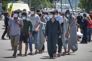 Ναυάγιο στην Πύλο: Συνεχίζονται οι έρευνες στο σημείο της τραγωδίας - Σε Μαλακάσα και νοσοκομείο Καλαμάτας οι διασωθέντες