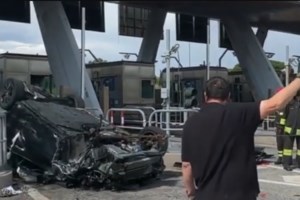 Πορτογαλία: Δύο μικρά αεροσκάφη συγκρούστηκαν στη διάρκεια αεροπορικής επίδειξης, νεκρός ένας πιλότος [βίντεο]