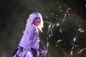 Άννα Βίσση: Ποζάρει με τη σημαία της Κύπρου για τα 49 χρόνια από την τουρκική εισβολή