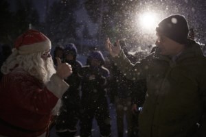 Live: Δείτε το ταξίδι του Άγιου Βασίλη για να μοιράσει τα ζώα σε όλο τον κόσμο - Πώς ξεκίνησε η συγκινητική παράδοση