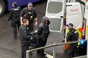 Βρετανία: Το αεροδρόμιο Χίθροου καταργεί τον περιορισμό των 100 ml για τα υγρά στις χειραποσκευές