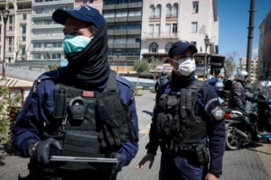 Ερημιά στις Εθνικές Οδούς, αυξημένη κίνηση εντός Αθήνας - Επί ποδός 5.000 αστυνομικοί - εικόνα 5