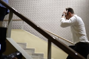 Στο εξοχικό του στις Σπέτσες ο "άφωνος" Κασσελάκης, μαζί με τον Τάιλερ - Συνεδριάζει η Πολιτική Γραμματεία του ΣΥΡΙΖΑ