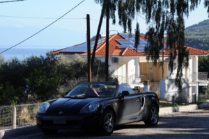 Φωτοβολταϊκά στη στέγη: Πώς θα κερδίσετε έως 1.800 ευρώ τον χρόνο - Πώς θα "κλειδώσει" η επιδότηση