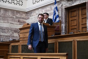 Αυγή: Επίθεση σε Κασσελάκη από τον πρώην διευθυντή Άγγελο Τσέκερη με φωτογραφία από τη Μύκονο - "Οι εμπαιγμοί συνεχίζονται"