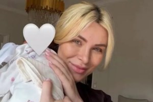 Κατερίνα Καινούργιου: Το συγκινητικό βίντεο με το μωρό της  - "Έχω όλα όσα ήθελα" - Η selfie του Παναγιώτη Κουτσουμπή