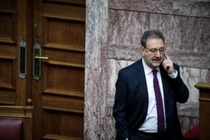 Γιατί φούντωσαν τα σενάρια για αλλαγή του εκλογικού νόμου – Επιστρέφει το μπόνους των 50 εδρών