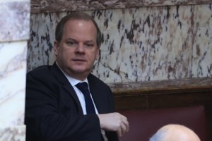 "Πυρά" Ν. Πλακιά σε Κ. Καραμανλή: "Αν είσαι αθώος, ψηφίστε την κατάργηση του νόμου περί ευθύνης υπουργών και έλα στο δικαστήριο"