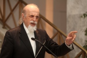 Εμβολιασμός: Και όμως κινείται- Πόσοι έχουν κάνει μια τουλάχιστον δόση ή έχουν κλείσει ραντεβού, ανά ηλικιακή ομάδα