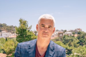 Άρης Σπηλιωτόπουλος: Τι απαντά στα δημοσιεύματα για σχέση με την Έβελυν Καζαντζόγλου - "Η φιλία δεν έχει φύλο"