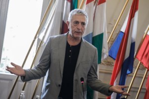 Πέτρος Παππάς για Φίλη: Αν κάποιος δεν εκφράζεται από τον αρχηγό του, θέτει εαυτόν εκτός κόμματος