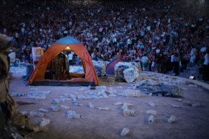 Επίθεση Μανιώτη στην Κατερίνα Ευαγγελάτου για τις επιλογές των έργων που πάνε στην Επίδαυρο