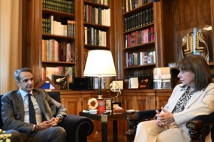 Μαθητές χτύπησαν την πόρτα του Μαξίμου και ζήτησαν να δουν τον πρωθυπουργό: Η έκπληξή τους όταν το αίτημα έγινε δεκτό [εικόνες]