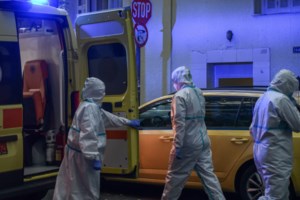 Ασύμμετρη απειλή για την Αθήνα ο κορονοϊός: Ρεκόρ κρουσμάτων και έκρηξη διασωληνωμένων - εικόνα 3