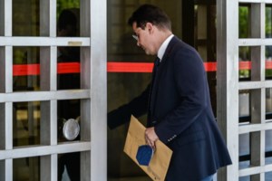 Στη "μαύρη λίστα" του Μαξίμου ο Βενιζέλος- Τι γράφει το "Θεωρείο" της Καθημερινής