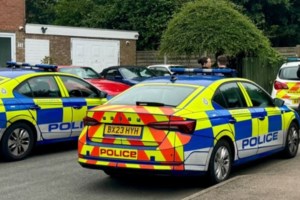 Πανικός σε πτήση της Easy Jet από Λονδίνο για Κω: Μεθυσμένος επιβάτης επιχείρησε να εισβάλει στο πιλοτήριο [βίντεο]