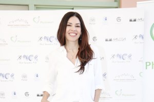 Σωτήρης Τσαφούλιας: Σπάνια δημόσια εμφάνιση με τη σύντροφό του, Αννα Μενενάκου [εικόνες]