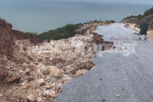 Κακοκαιρία Daniel: Η στιγμή που καταρρέει σπίτι στον Παλαμά Καρδίτσας από τον όγκο του νερού [εικόνες - βίντεο] - εικόνα 3