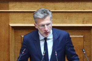 Κασσελάκης: Καταθέτουμε συγκεκριμένο κατηγορητήριο κατά Καραμανλή για τα Τέμπη - Θα το υπερψηφίσει ο Μητσοτάκης;