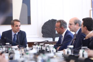 Η... σούπερ σταρ εμφάνιση του Peanut στο Μαξίμου - Έκλεψε την παράσταση στο υπουργικό συμβούλιο - εικόνα 3