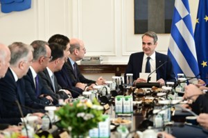 Ο Μητσοτάκης ψάχνει υπουργό Οικονομικών: Οι δύο υποψήφιοι και το σενάριο της έκπληξης για τον ανασχηματισμό