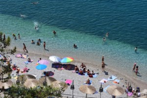 Καύσωνας: Κολασμένη ζέστη μέχρι να μπει ο Αύγουστος – Θερμοκρασίες άνω των 37 °C για σχεδόν 8 εκατ. πολίτες - εικόνα 3