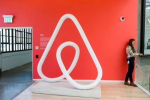 Πρωταθλήτρια η Ελλάδα σε διανυκτερεύσεις Airbnb