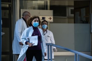 Η πρώτη αντίδραση των γιατρών - Πατούλης: "Στην επιστράτευση εμείς απαντάμε με συστράτευση"