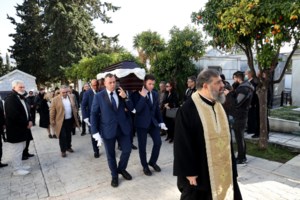 Νόρα Βαλσάμη: Κραυγή αγωνίας μετά τον θάνατο του Ερρίκου Ανδρέου και τον πλειστηριασμό- "Είμαστε σε απόγνωση" λέει ο γιος