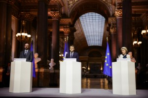 Φον ντερ Λάιεν: Η ΕΕ ετοιμάζει τέταρτο πακέτο κυρώσεων κατά της Ρωσίας - Τι θα περιλαμβάνει