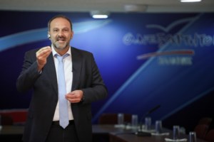 Άναψαν τα αίματα στη Βουλή για τον πρόεδρο του ΕΣΡ: Άγρια κόντρα ΝΔ - ΣΥΡΙΖΑ - εικόνα 6