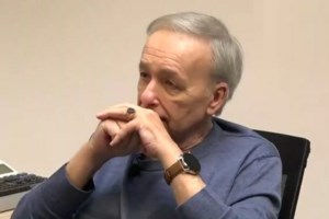 Η Χάρις Αλεξίου έγινε 75 - Η εντυπωσιακή τούρτα για τα γενέθλιά της [Εικόνα]