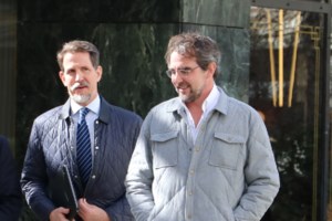 Γιατί ΠΑΣΟΚ και ΣΥΡΙΖΑ έχουν ενστάσεις για το επώνυμο "Ντε Γκρες" της τέως βασιλικής οικογένειας - εικόνα 2