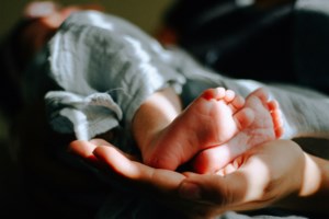 Λάρισα: Κρίσιμη παραμένει η κατάσταση του βρέφους που κάηκε με λάδι - Πώς έγινε το σοκαριστικό ατύχημα