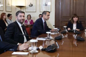 Ανδρουλάκης: Οι αφορολόγητες γονικές παροχές 4,8 εκατ. ευρώ είναι για τον λαό ή για τους ολιγάρχες φίλους του Μητσοτάκη;