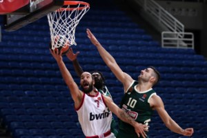 Ο προπονητής της Γουινέας για τους εγκλωβισμένους παίκτες του Ολυμπιακού - Το σενάριο επιστροφής