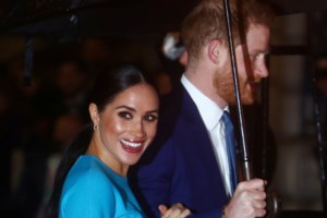 Κατακραυγή κατά των Μπέκαμ: Η κίνηση του ζευγαριού που εξόργισε "Ντροπή σου Βικτόρια" - εικόνα 4