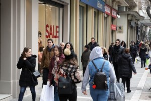 Η Ευρώπη χαμηλώνει τη θέρμανση: Ο Μακρόν φόρεσε ζιβάγκο, οι Δανοί κλείνουν τα στεγνωτήρια και βάζουν απλώστρες - εικόνα 6